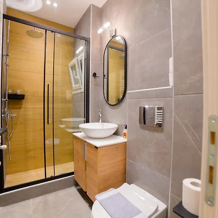 New Modern 2nd Floor Apartment Thessaloniki