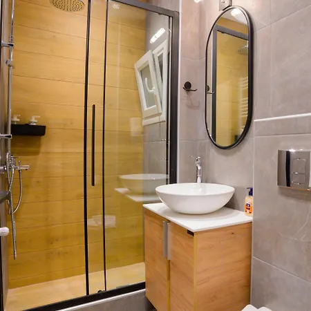 New Modern 2nd Floor Saloniki