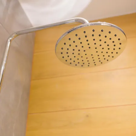 New Modern 2nd Floor *