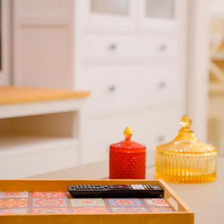 New Modern 2nd Floor Apartment