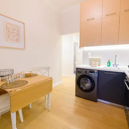 Apartment New Modern 2nd Floor *