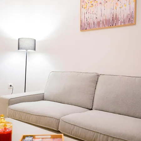 Apartment New Modern 2nd Floor *